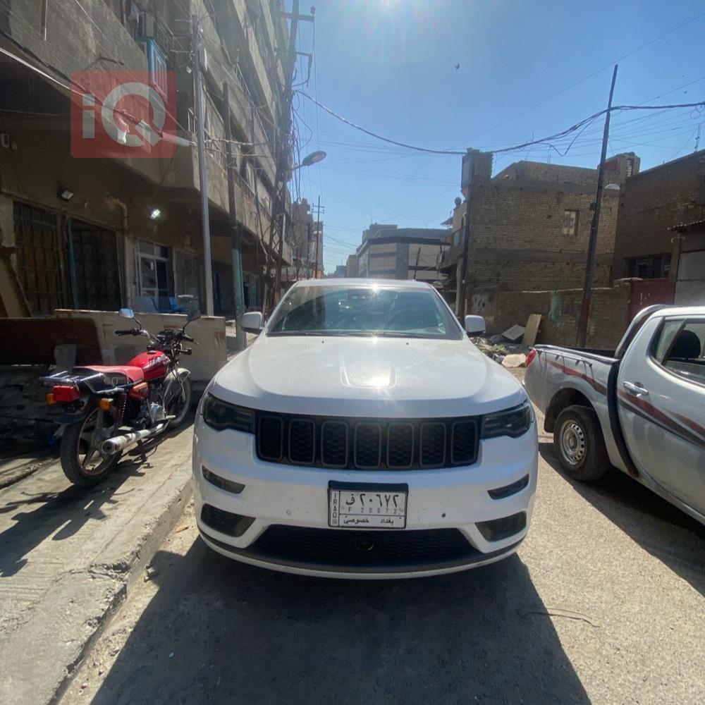 جیپ گراند شیرۆکی